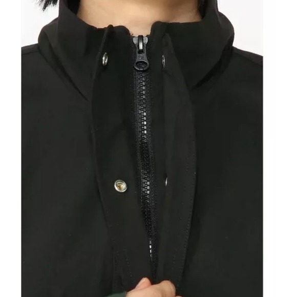 GapFit Women's Black Pullover Commuter Jacket Snap Button Mock NeckSleeve - Picture 4 of 15